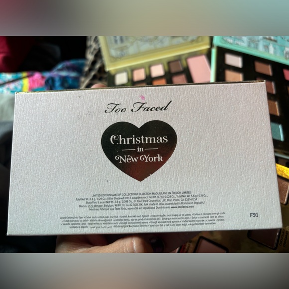 Too Faced Christmas Pallet Collection - Picture 9 of 9